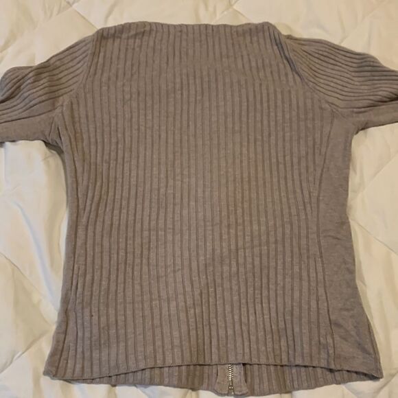 EXPRESS, long sleeve zip up sweater top, great condition, poly/rayon/spandex, S - Picture 5 of 12